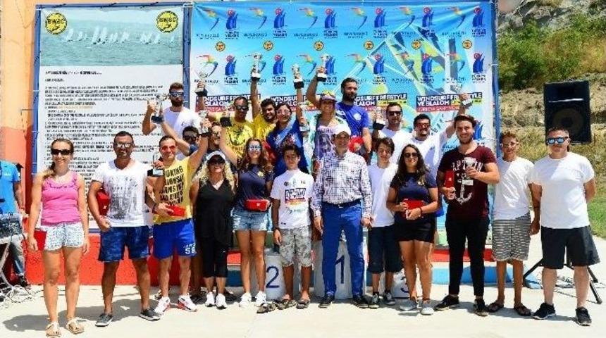 Beylikd&uuml;z&uuml;&rsquo;nde &ldquo;t&uuml;rkiye Windsurf Ve Slalom&rdquo; R&uuml;zgarı