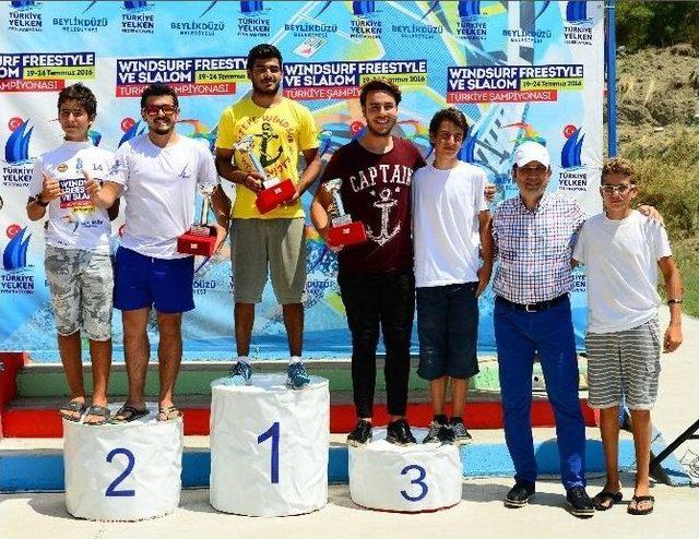 Beylikdüzü’nde “türkiye Windsurf Ve Slalom” Rüzgarı