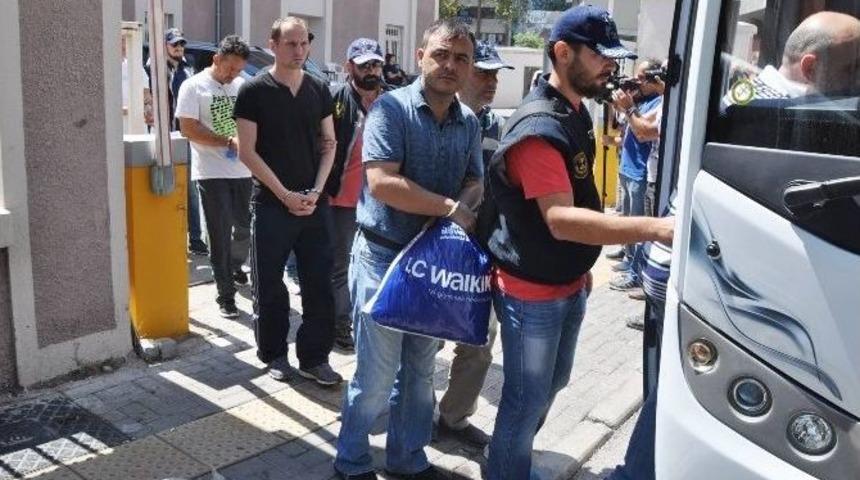 İzmir&rsquo;de 23 Subay Ve Astsubay Daha Adliyeye Sevkedildi