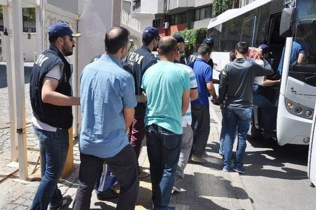 İzmir’de 23 Subay Ve Astsubay Daha Adliyeye Sevkedildi