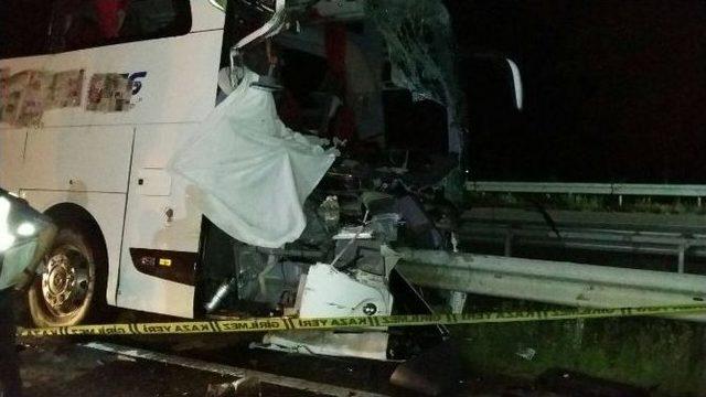 Giresun’da Trafik Kazası: 1 Ölü, 20 Yaralı