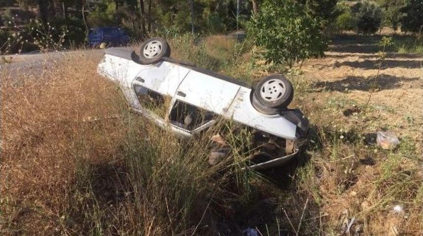 Otomobil Sulama Kanalına U&ccedil;tu: 2 Yaralı