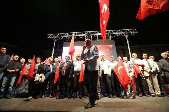 Başkan Kamil Sara&ccedil;oğlu: Halkımız Meydanlarda Demokrasi Destanı Yazıyor 1