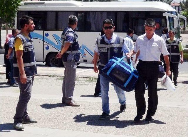 Aksaray’da 14 Polis Memuru Daha Hakim Karşısında