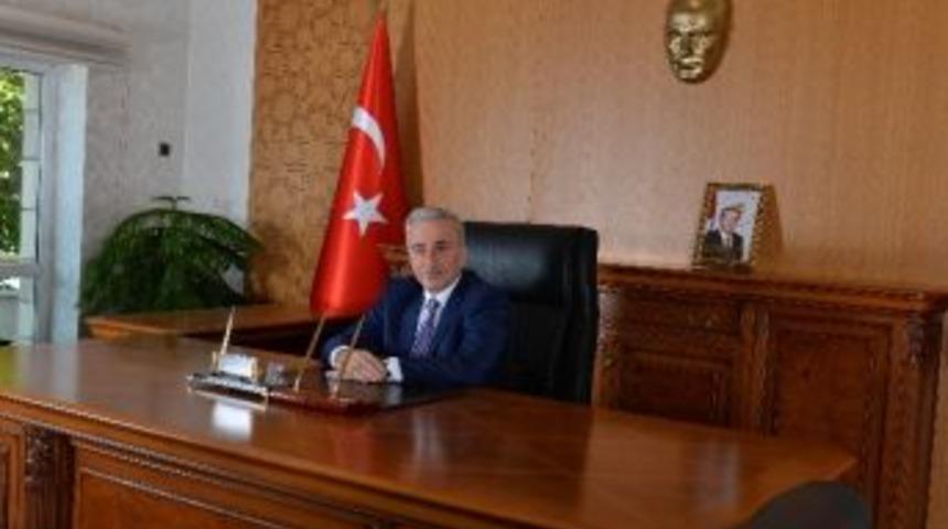 Vali Kam&ccedil;ı&rsquo;dan &rsquo;15 Temmuz Dayanışma Kampanyası&rsquo;na Davet