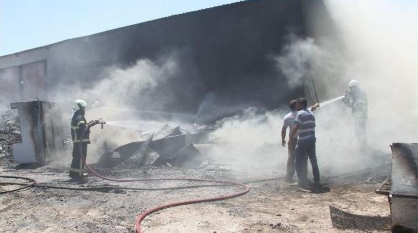 Didim&rsquo;de Hurdacıda &Ccedil;ıkan Yangın Korkuttu