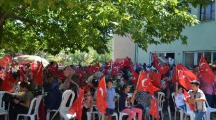 K&ouml;y Şenliğinde Darbecilere Tepki