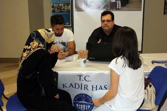 Kadir Has Üniversitesi Aday Öğrencilere Kapılarını Açtı