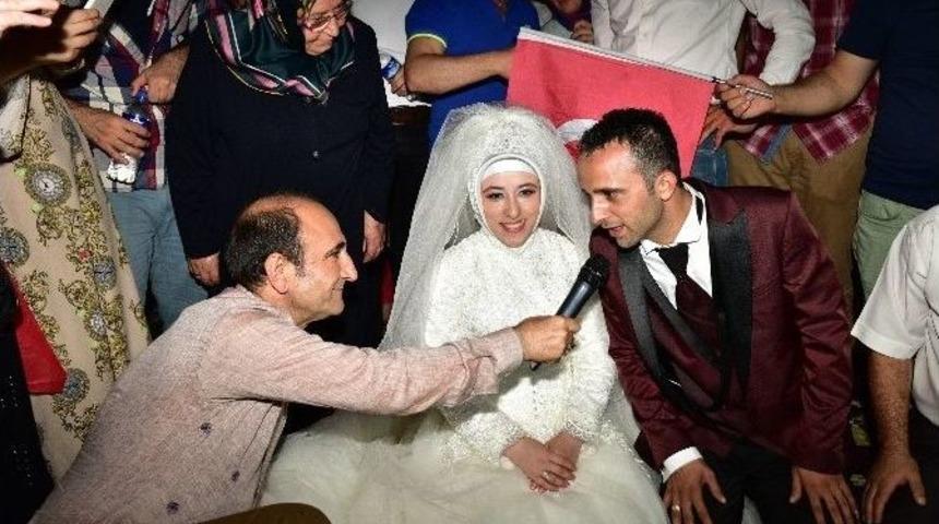 Meydanda &ldquo;demokrasi Nikahı&rdquo;