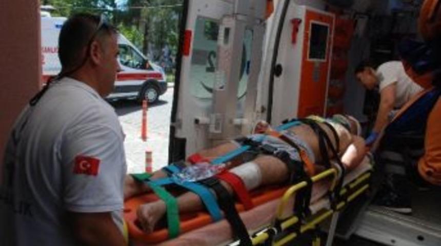 Temizlik Aracından D&uuml;şen İş&ccedil;i Yaralandı