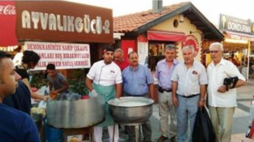 Ayvalık Verem Savaşı Derneği&rsquo;nden 15 Temmuz Şehitleri İ&ccedil;in Lokma Hayrı