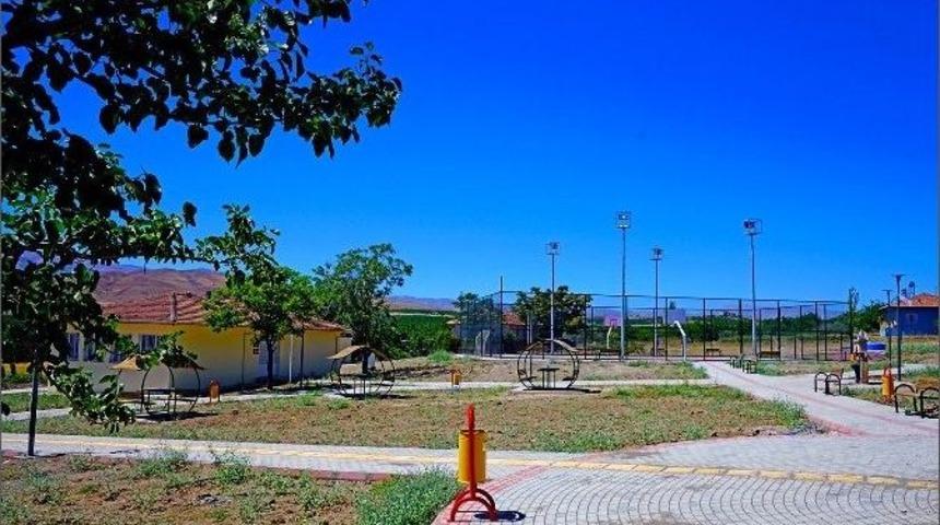 Kale İl&ccedil;esinde Yapımı Tamamlanan Kıyıcak Parkı Hizmete Girdi