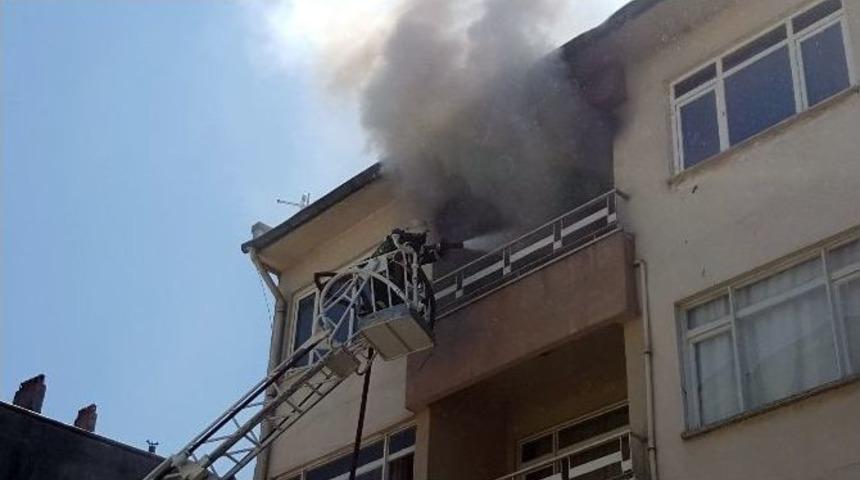 Düzce’de Iraklı Ailenin Evi Yandı