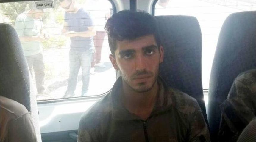 Darbeci Askerler Otostop &Ccedil;ekerken Yakalandı