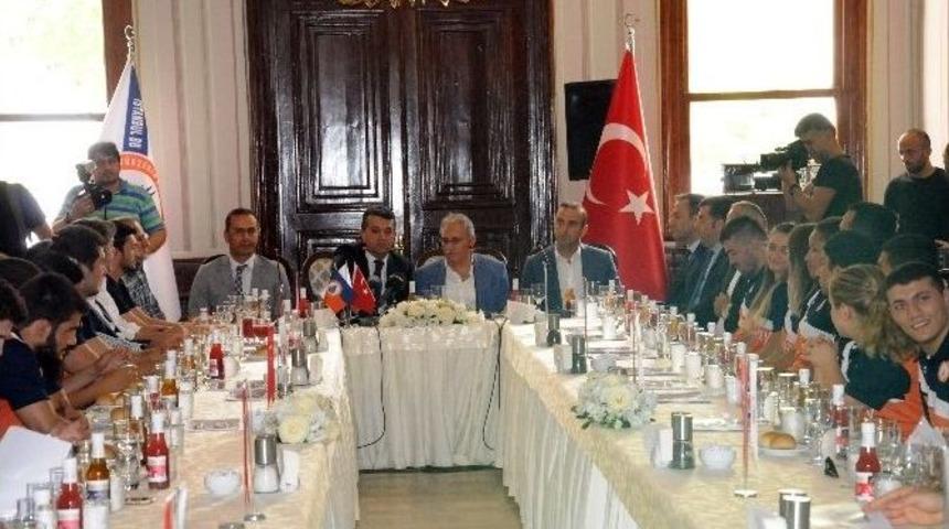 İstanbul B&uuml;y&uuml;kşehir Belediyespor Sporcuları Rio Olimpiyatları&rsquo;na Hazır