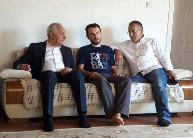 Eski Bakan Murat Başesgioğlu, Yaralıları Ziyaret Etti