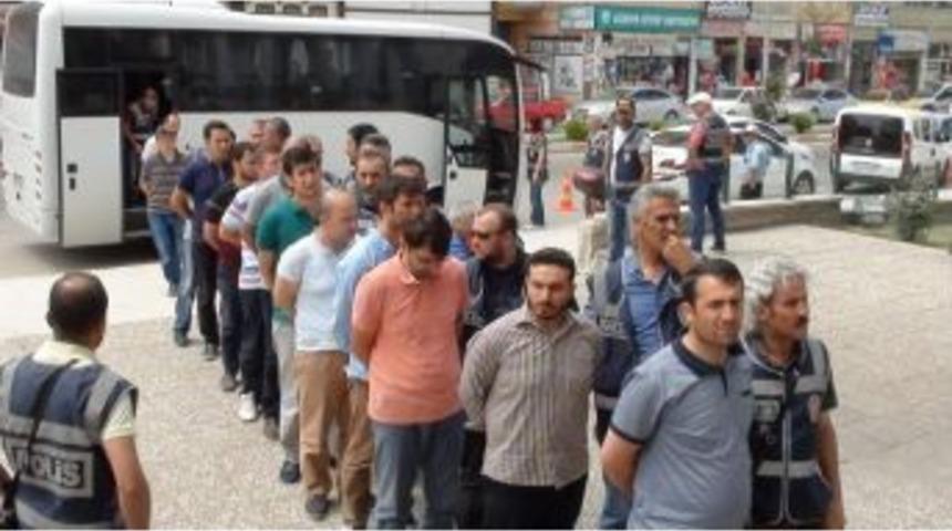 Fet&ouml; &Uuml;yeleri Darbe Gecesi Birbirlerine Ayet Ve Dualar G&ouml;ndermişler