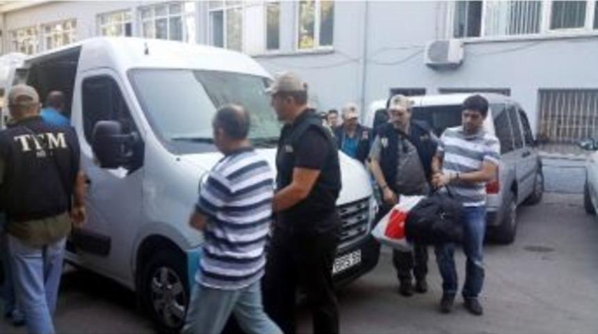 Bursa&rsquo;da Fet&ouml;&rsquo;c&uuml; 19 Polis Tutuklandı