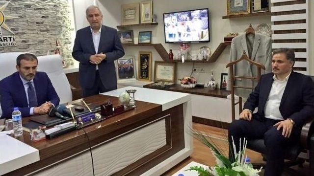 Eski Bakan Mahir Ünal Ak Parti Malatya İl Başkanlığını Ziyaret Etti