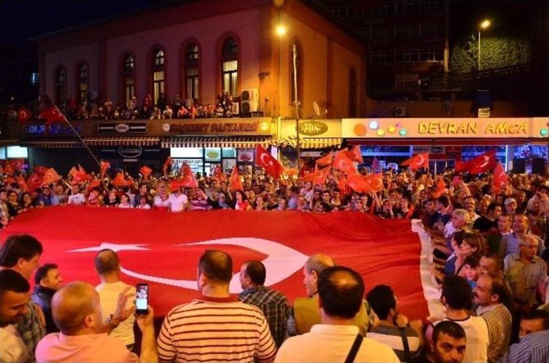 Eski Bakan Hasan Celal G&uuml;zel&rsquo;den Darbe Girişimi Yorumu