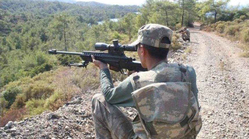 G&ouml;kova Ve &Ccedil;etibeli Ka&ccedil;ak 11 Darbecinin Yakalanması İ&ccedil;in Ablukaya Alındı