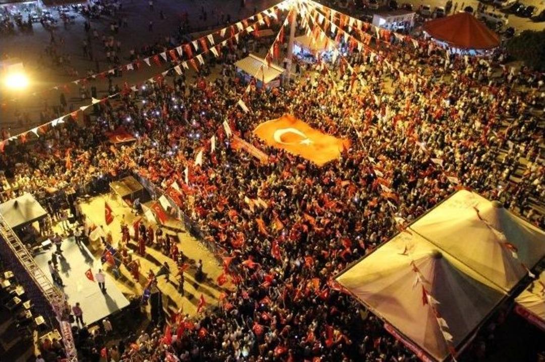 Esenyurt&rsquo;ta Darbe Girişimine Karşı Halk Demokrasi N&ouml;betinde