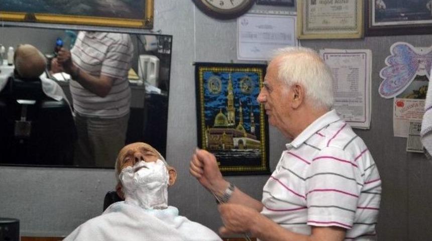 İl&ccedil;enin En Yaşlı Berberi