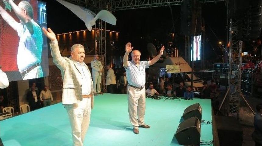 "milletimiz D&uuml;şmana Korku, Dostlara G&uuml;ven Veriyor"