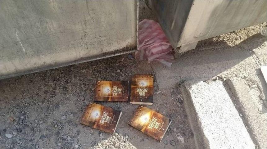 Fet&ouml;&rsquo;n&uuml;n Kitapları &Ccedil;&ouml;pte