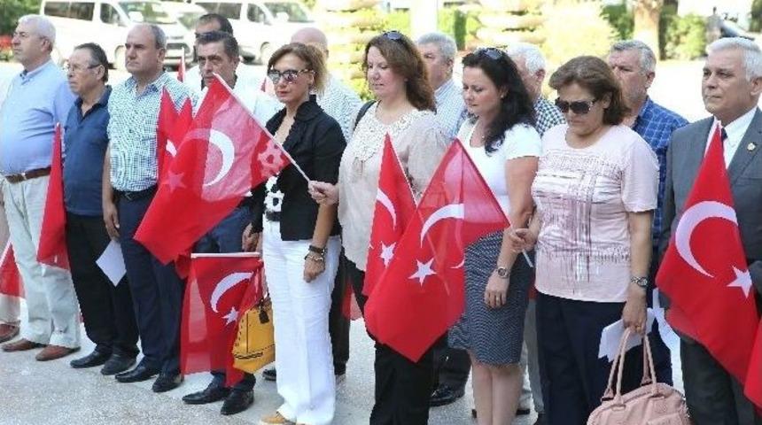 Karşıyakalı Muhtarlardan &ldquo;darbe&rdquo; Tepkisi