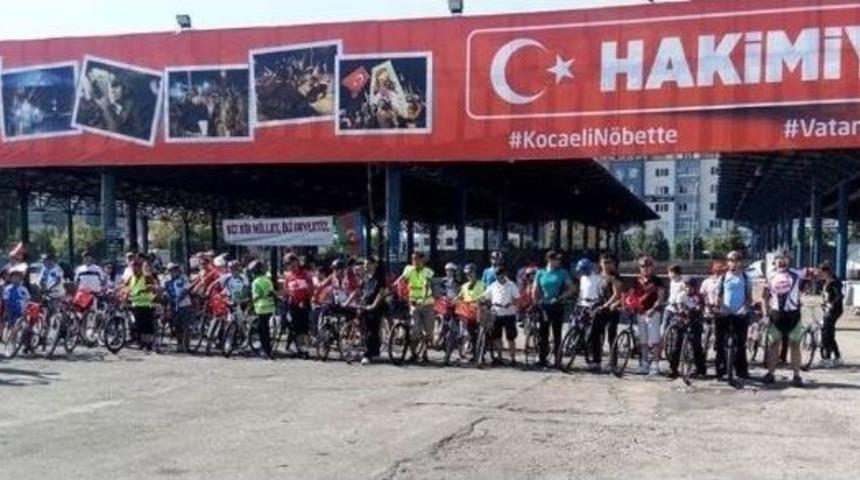İzmit&rsquo;te Pedallar Milli İrade İ&ccedil;in &Ccedil;evrildi
