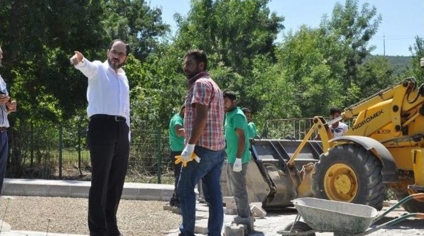 Başiskele&rsquo;de Parke Yol &Ccedil;alışmaları Devam Ediyor