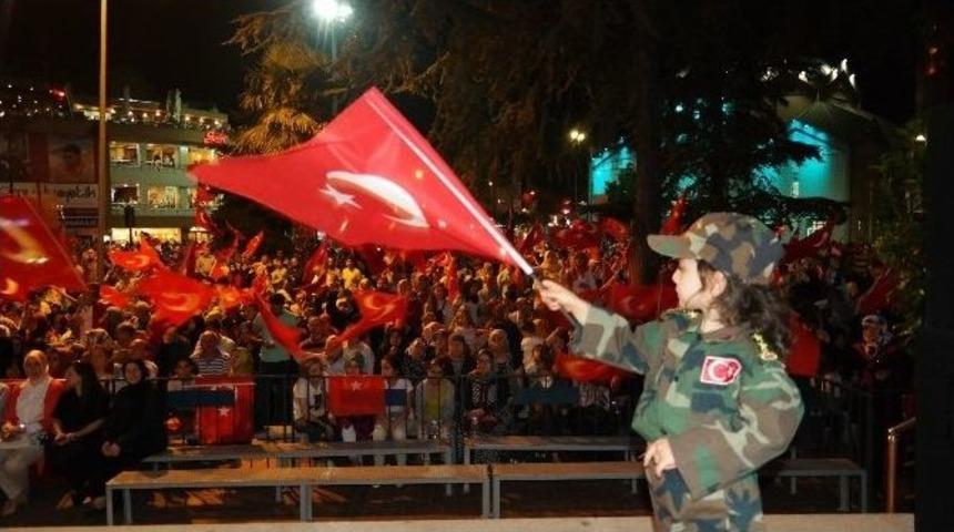 Milletvekili Karaburun: "ne Kadar B&uuml;y&uuml;k Bir Millet Olduğumuzu B&uuml;t&uuml;n D&uuml;nyaya G&ouml;sterdik"
