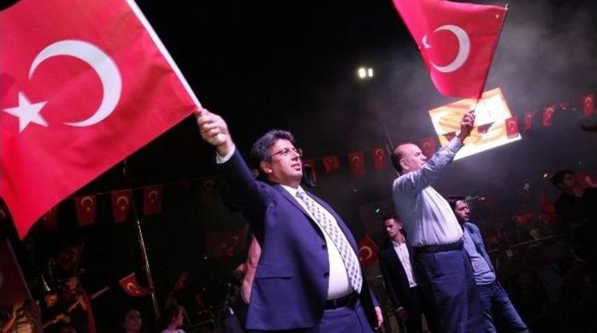 K&uuml;&ccedil;&uuml;k&ccedil;ekmece&rsquo;de Milli İrade Ve Demokrasi N&ouml;betine Devam