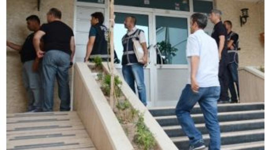Aksaray&rsquo;da 58 Polisten 32&rsquo;si Tutuklandı