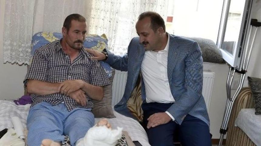 Akg&uuml;l, Demokrasiye Sahip &Ccedil;ıkan Mamaklı Gazileri Ziyaret Etti