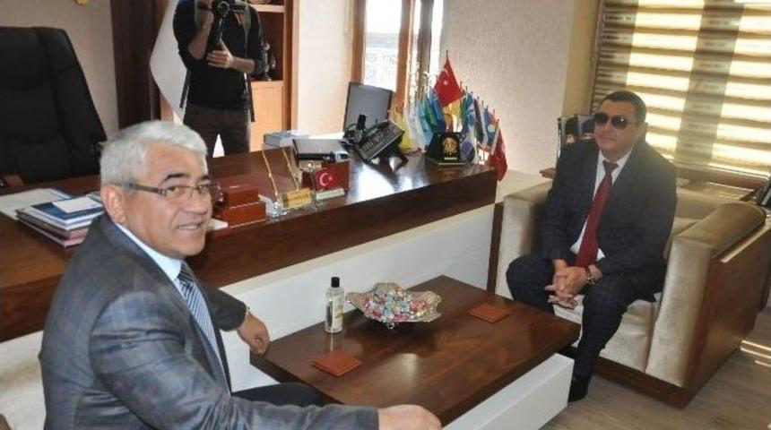 Azeri Belediye Başkanından Darbecilere Tokat Gibi Cevap