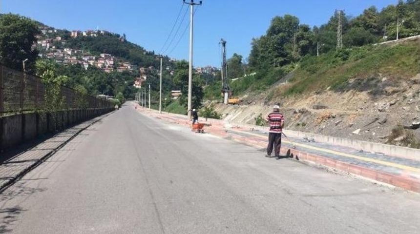 Şahin, İhsaniye Mahallesi’ndeki Kaldırım Çalışmalarını İnceledi