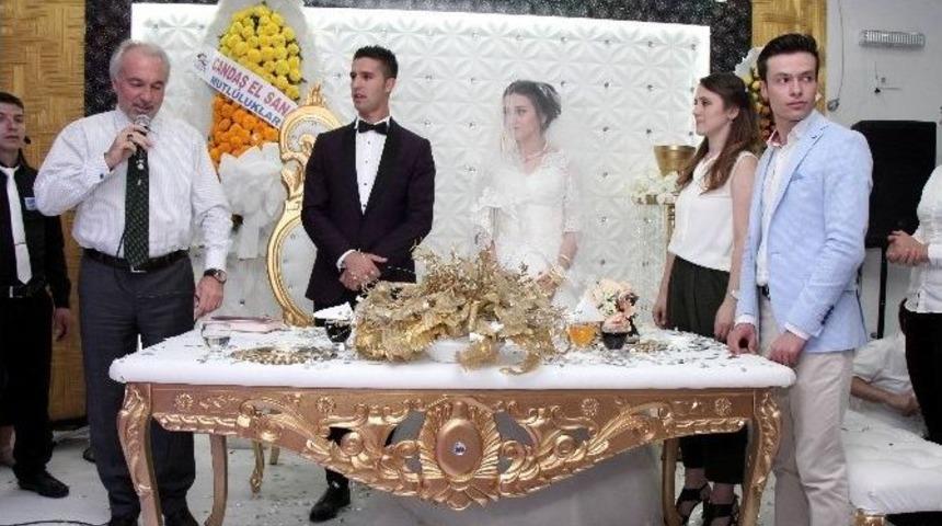 Efe Ve &Ouml;zalan Ailelerinin Mutlu G&uuml;n&uuml;