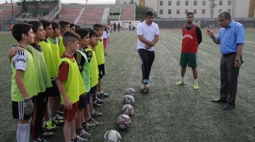 Cizreli Sporcular Futbol Şenliğine Davet Edildi