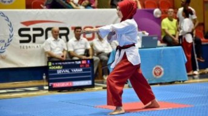 K&ouml;rfezli Sporcuların Madalya Gururu