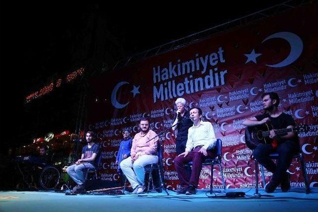 “cumhurbaşkanı ‘tamam’ Diyene Kadar Nöbete Devam”