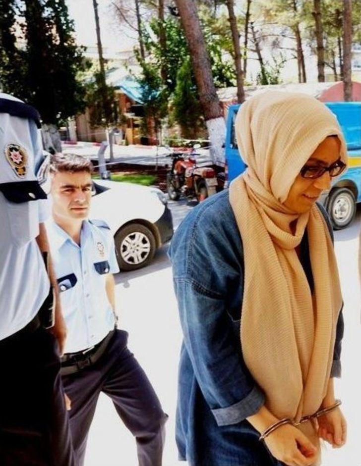 Gözaltına Alınan Gazeteci Hanım Büşra Erdal, İstanbul’a Gönderildi