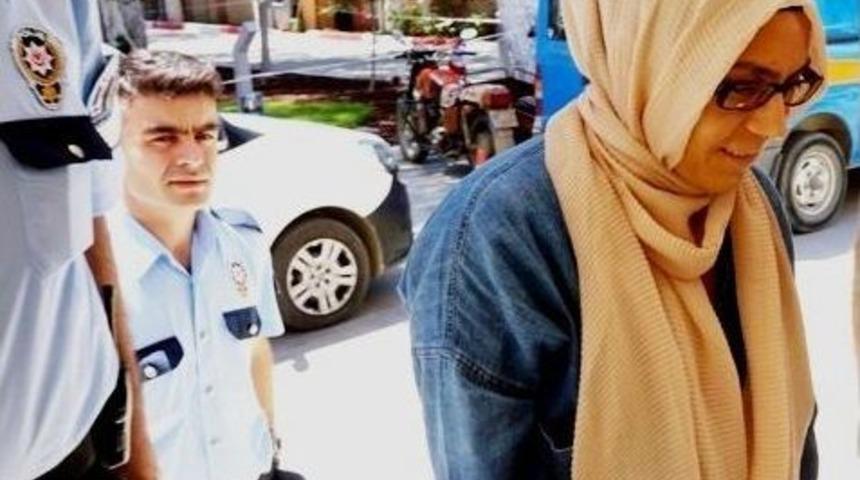 G&ouml;zaltına Alınan Gazeteci Hanım B&uuml;şra Erdal, İstanbul&rsquo;a G&ouml;nderildi