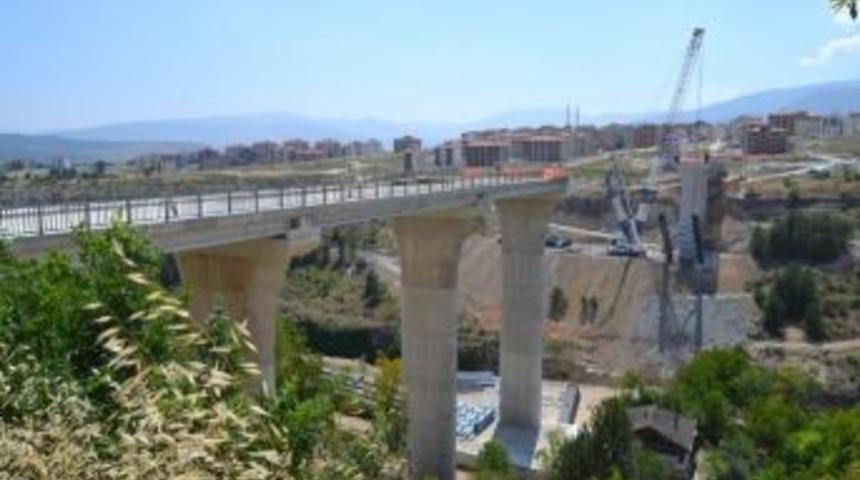 Kanyon K&ouml;pr&uuml; İnşaatının Y&uuml;zde 70&rsquo;i Bitti