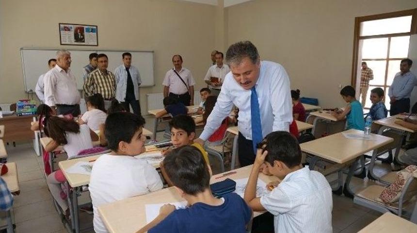 Başkan &Ccedil;akır Kernek K&uuml;lliyesini Ziyaret Etti