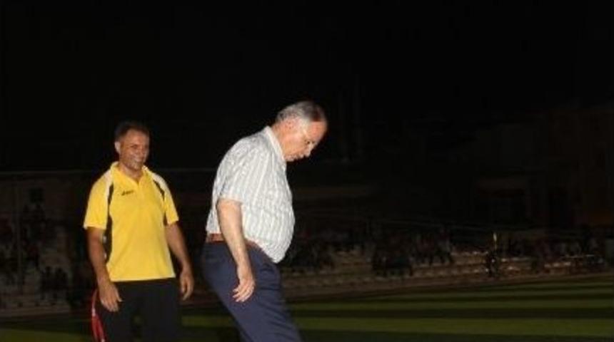 Futbol Turnuvasında &rsquo;demokrasi Ve Birlik&rsquo; Mesajları