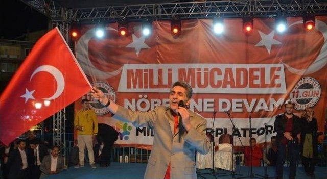 Demokrasi Nöbetinde Ağlatan Türkü