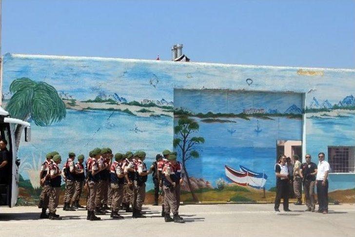 Darbeci 45 Asker Geniş Güvenlik Önlemi Altında Nakledildi G2