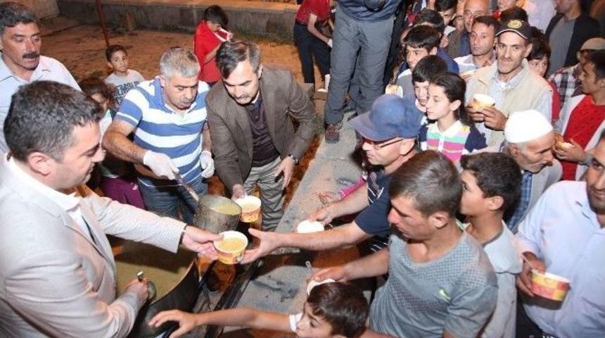 Ahlat’ta Demokrasi Nöbeti Devam Ediyor